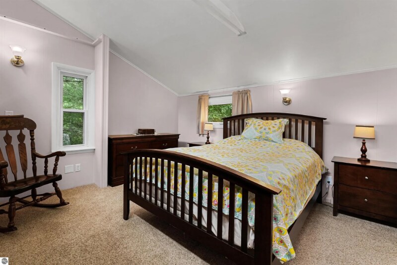 Building Photo - 542 Island View Dr