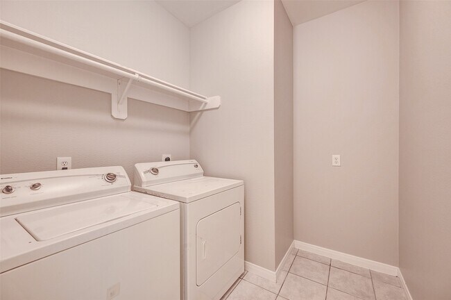 Building Photo - 22726 Shannon Falls Ct