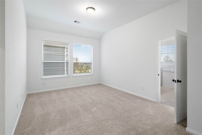 Building Photo - 631 Silver Pear Ct