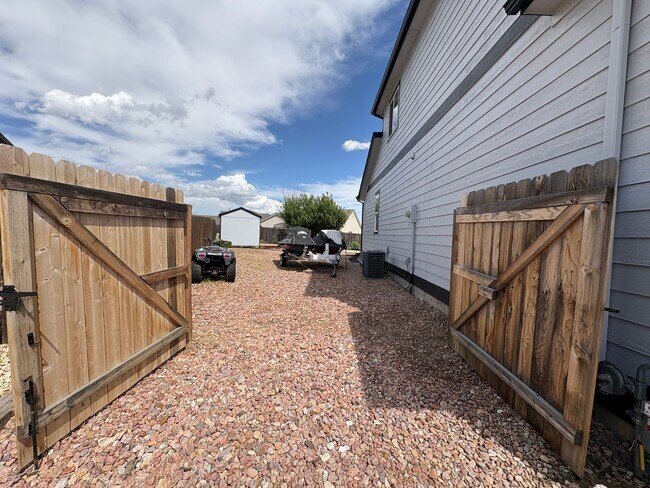 Building Photo - Beautiful 4 Bed 3 Bath in Fountain!!!