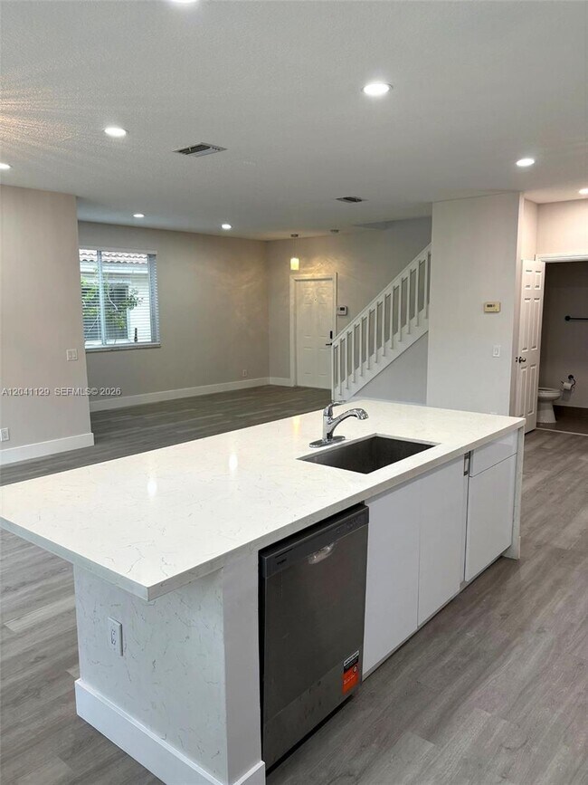 Building Photo - 1528 Salerno Cir