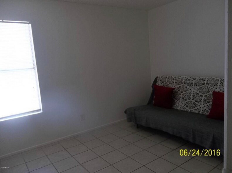Building Photo - 465 W Ivyglen St