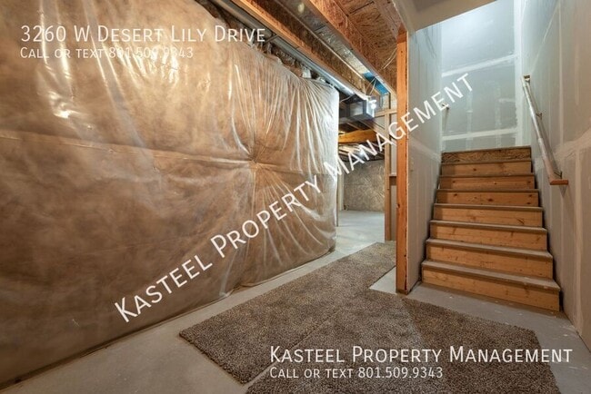 Building Photo - 3260 W Desert Lily Dr