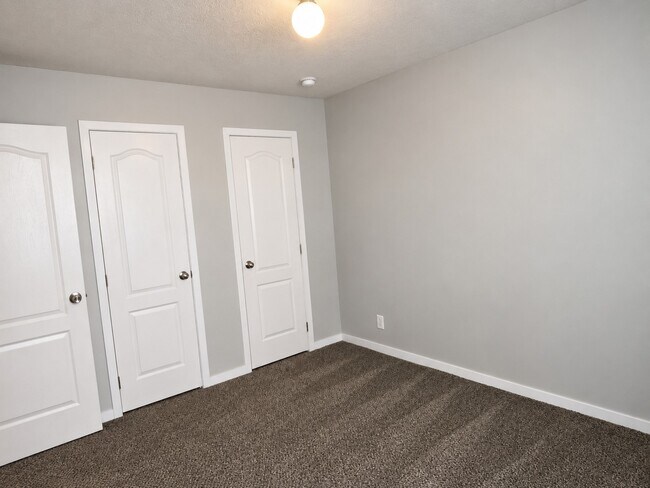 Building Photo - 46 Parakeet Hill Dr