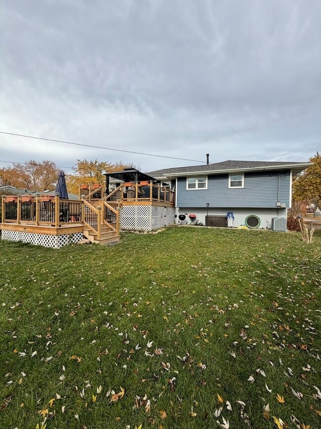 Building Photo - 715 Lacy Ave