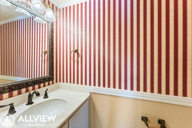 Building Photo - Coastal San Clemente Townhome with Brand New Flooring – Steps to the Beach!