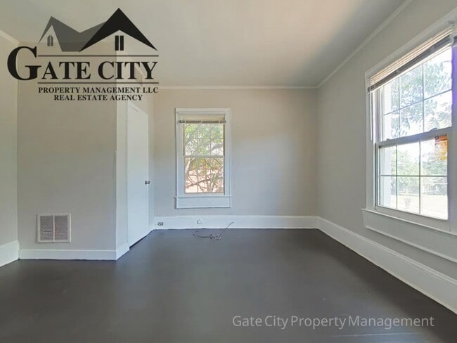 Building Photo - 224 N Dunleith Ave