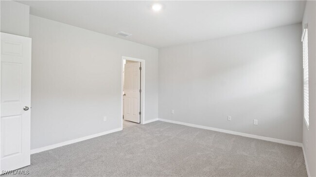 Building Photo - 1903 Cape Coral Pkwy W