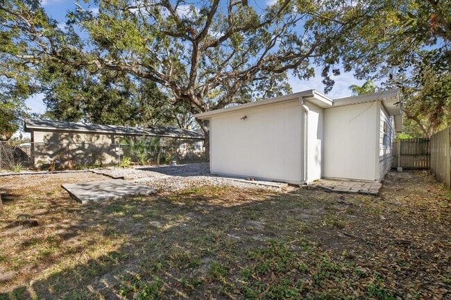 Building Photo - 773 W Harbor Dr S
