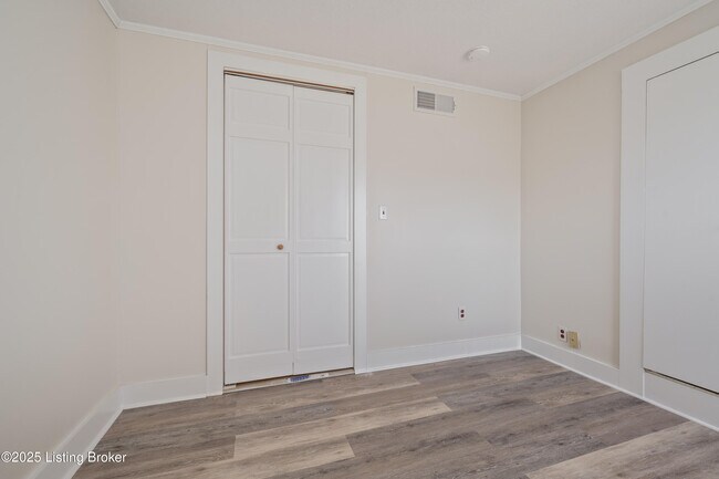 Building Photo - 1704 Rosewood Ave