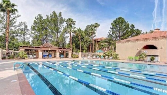 Building Photo - Sun City - Short Term Rental - Fully Furnished