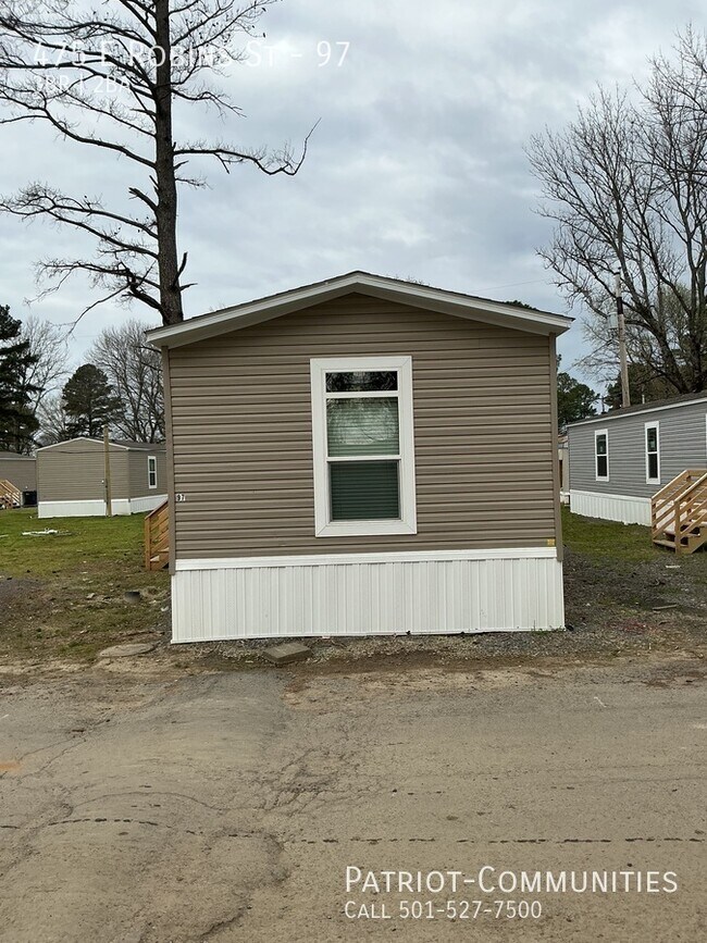 Building Photo - 475 E Robins St