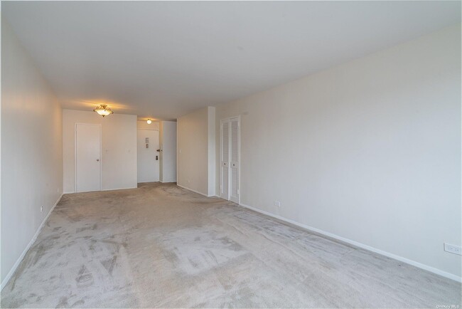 Building Photo - 175-20 Wexford Terrace