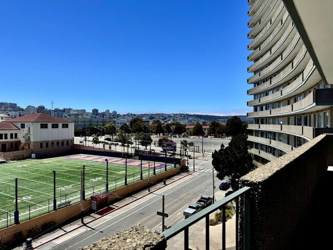 Building Photo - Million-Dollar Views, Starter Price!