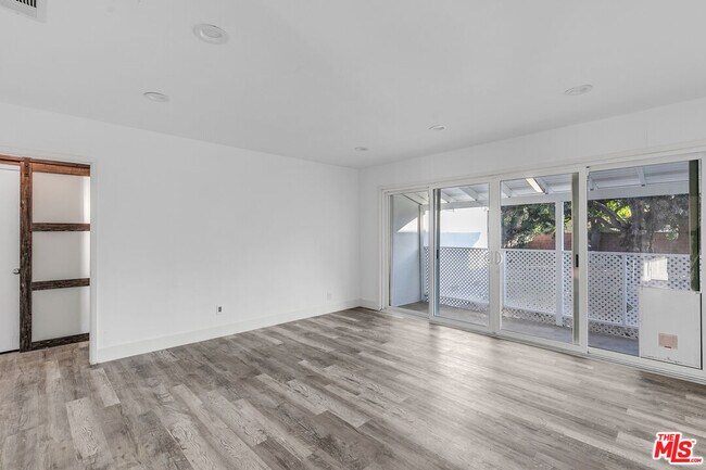 Building Photo - 13536 Hamlin St