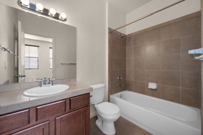 Building Photo - Beautiful 2 bdrm end unit with attach 2 car garage