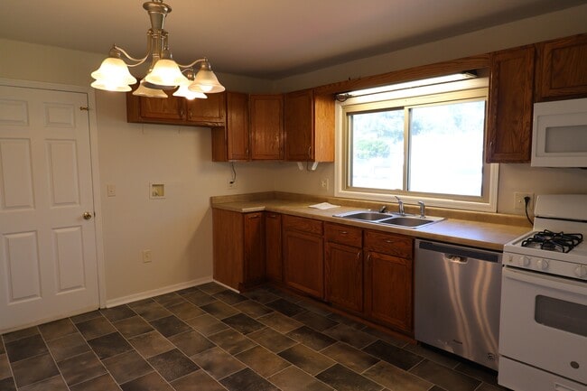 Building Photo - 4993 Vance