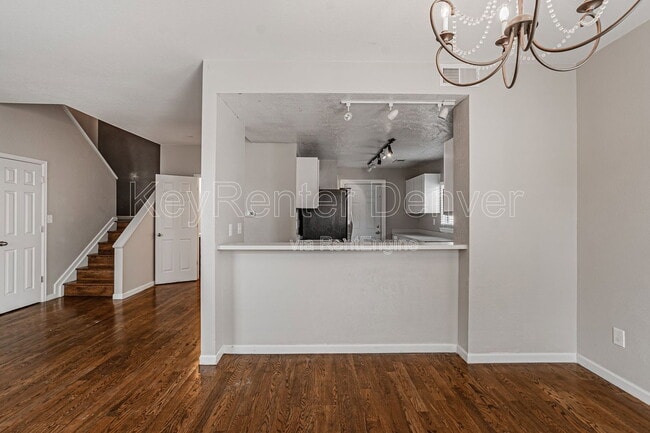 Building Photo - 1099 S Walden Way