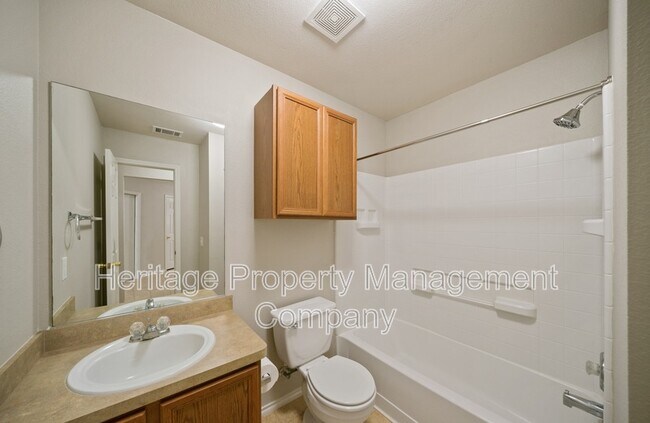 Building Photo - 5125 Knollwood