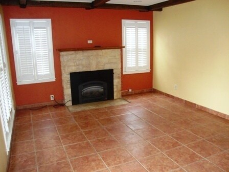 Building Photo - Rent Reduced! 3 bedroom 2 bath in Maple Park, South Salinas