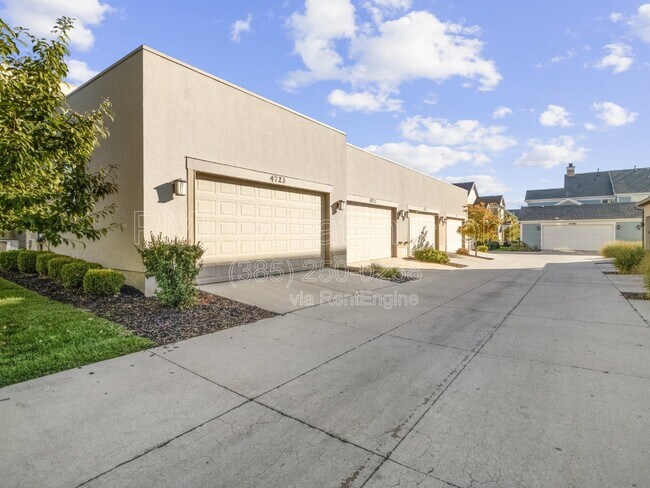 Building Photo - 4721 W Zig Zag Rd