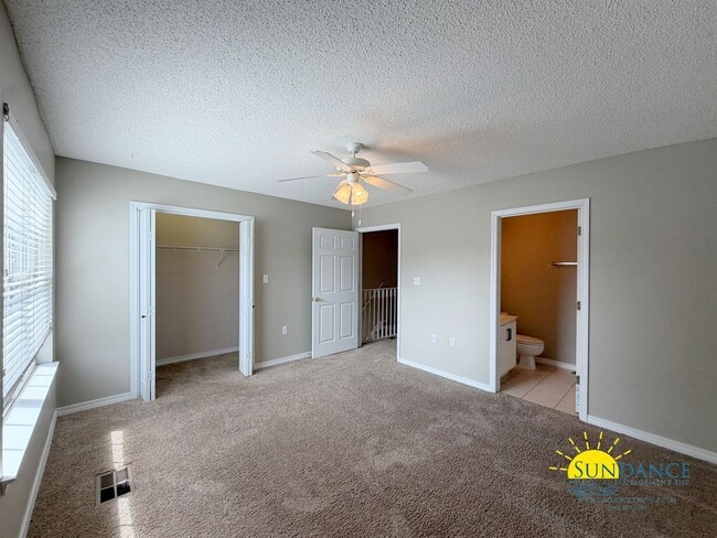 Building Photo - Stunning 2 Bedroom Townhome Near Eglin AFB & Hurlburt Field!