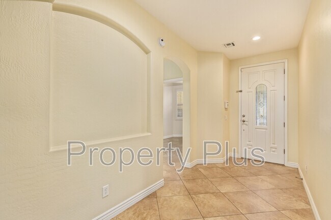 Building Photo - 8355 W Molly Ln
