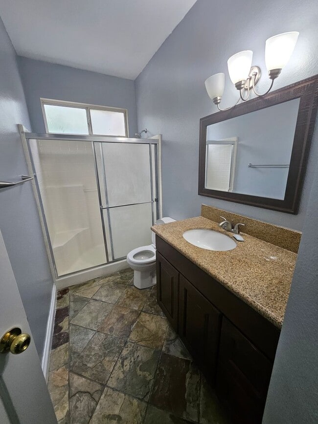 Building Photo - Beautiful Corona Home with POOL!