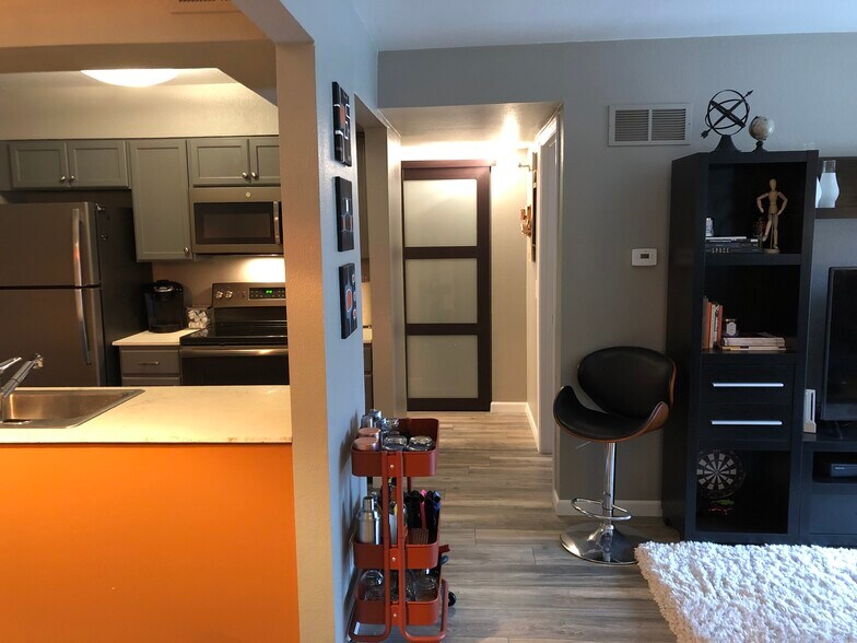 Building Photo - 7395 E Eastman Ave