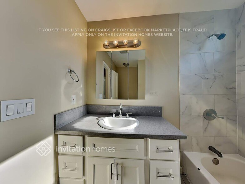 Building Photo - 6952 Donna Ave