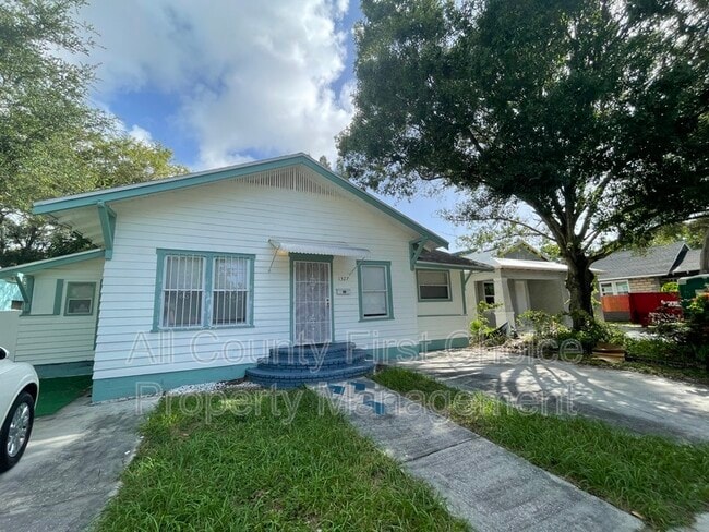 Primary Photo - 1327 James Ave S