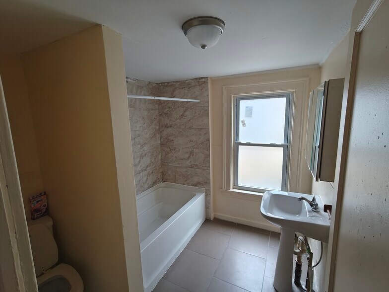 Bathroom - 702 Catherine St