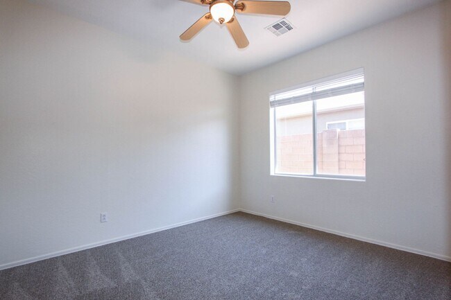 Building Photo - 3 bed 2 bath Pronghorn Ranch Home