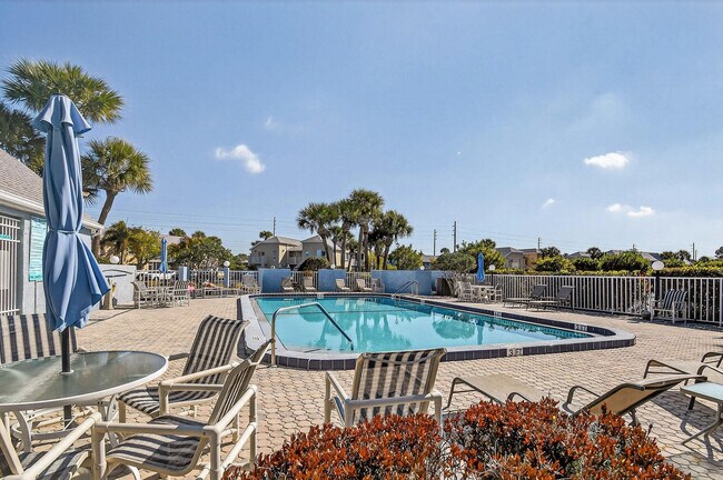 Building Photo - 1620 SE Green Acres Cir