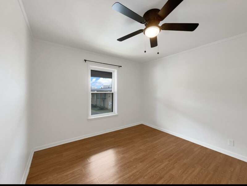 Building Photo - 555 N Dupont Ave