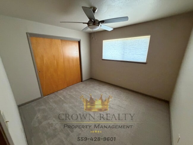 Building Photo - 233 E Lois Ave