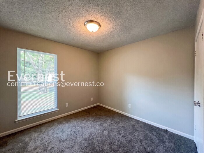 Building Photo - 5099 Corkwood Dr