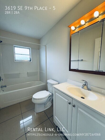 Building Photo - 3619 SE 9th Pl