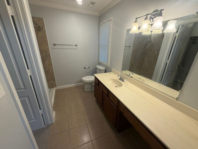 Building Photo - Unique 3BR/2.5BA Southwest Columbia Rental – Near Rock Bridge High!
