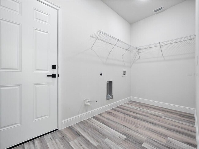 Building Photo - 560 Marion Oaks Golf Way