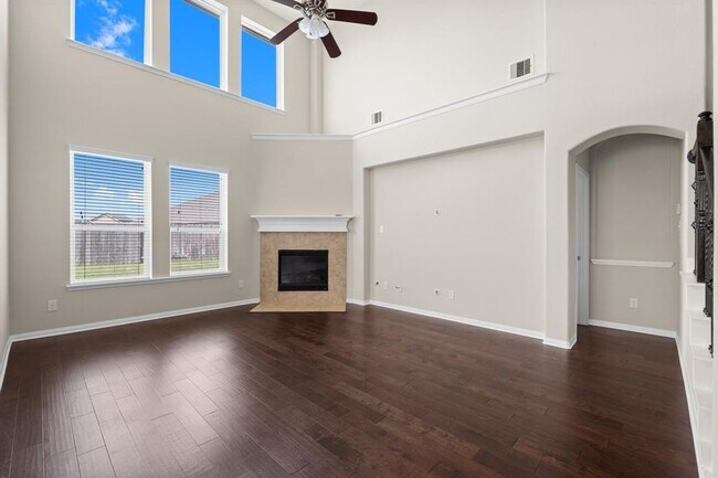 Building Photo - 18115 Fernwood Bend Dr