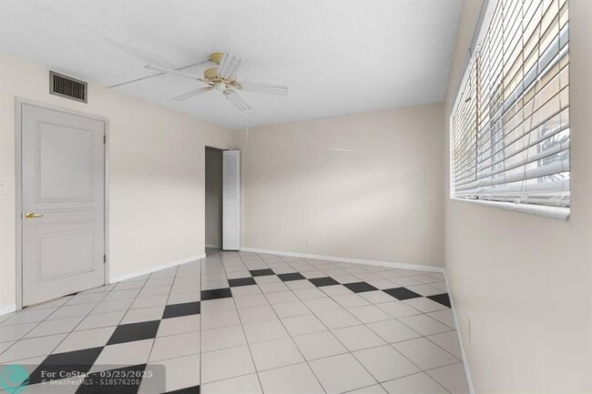 Building Photo - 2800 NE 14th Street Causeway