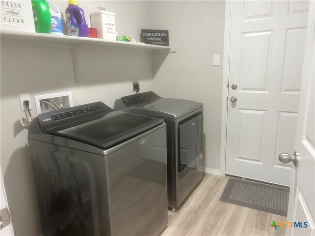 Building Photo - 8704 Cantera Rdg Rd