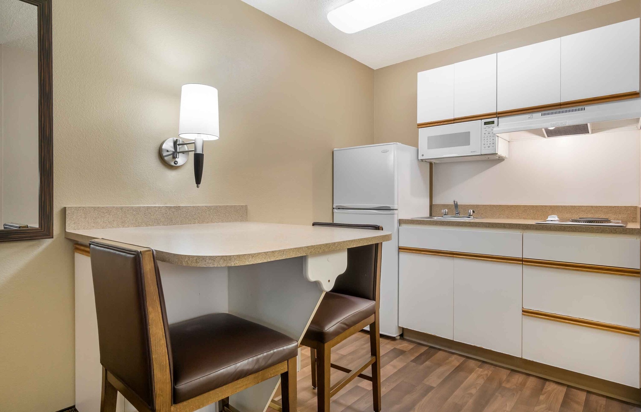 Building Photo - Furnished Studio-Seattle - Bellevue - Factoria