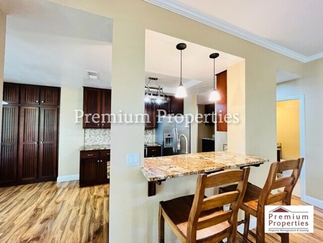 Building Photo - Beautiful 2BD/2BA Condo Unit in the Gated ...