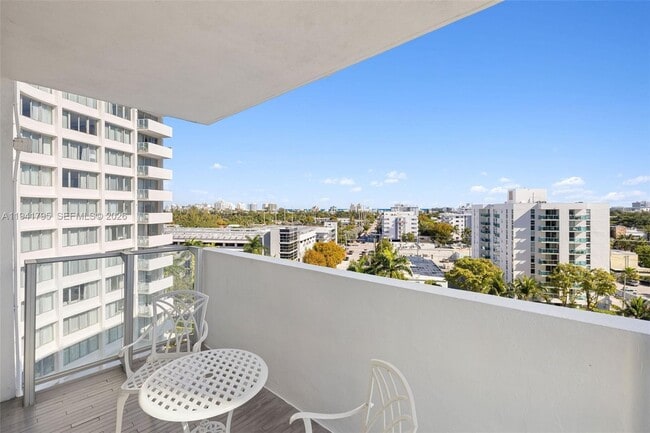 Building Photo - 1100 West Ave