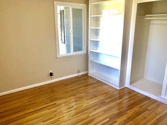 Building Photo - South Redondo - Riviera Village - Quiet and Close to the Beach!