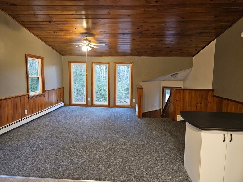 Building Photo - 132 Maranacook Rd