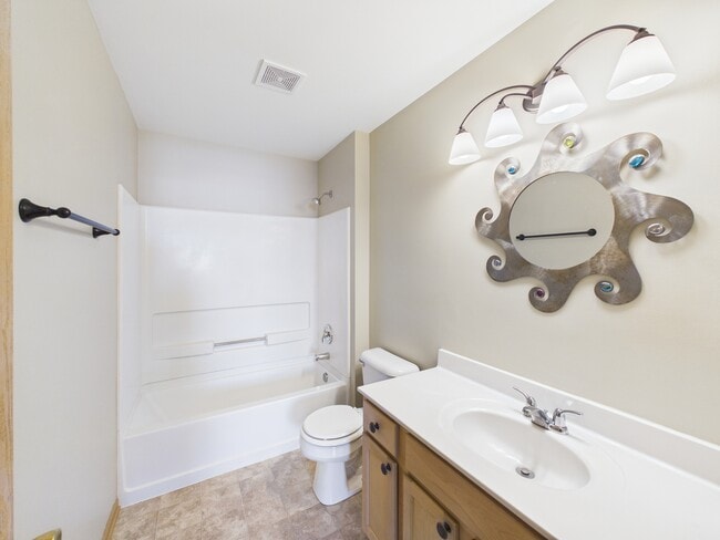 Building Photo - 917 Silverstone Dr