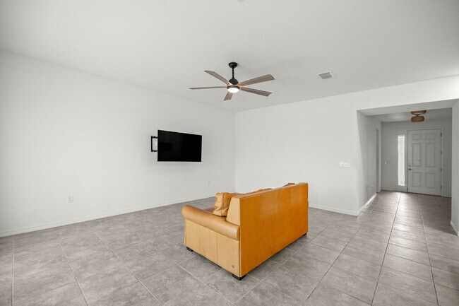 Building Photo - ???? Available 4 Bedroom Now in Calesa Township – No Rear Neighbors!